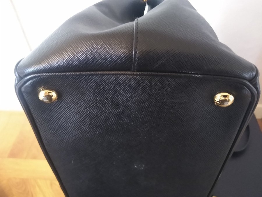 Large Prada Galleria Saffiano Lux bag