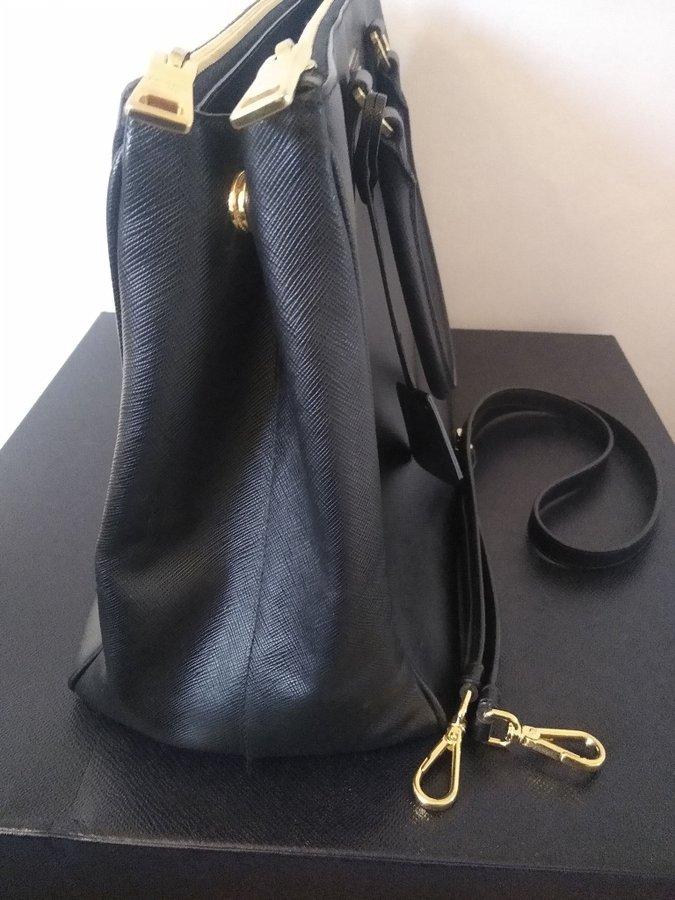 Large Prada Galleria Saffiano Lux bag