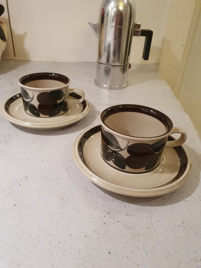 ARABIA 2 espresso koppar med fat "Ruija" Raija Uosikkinen Mint condition