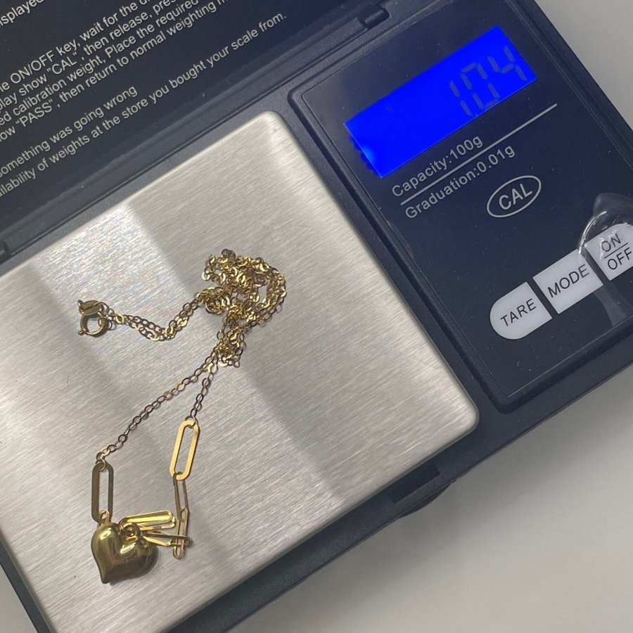 Snyggt halsband äkta 18k guld!