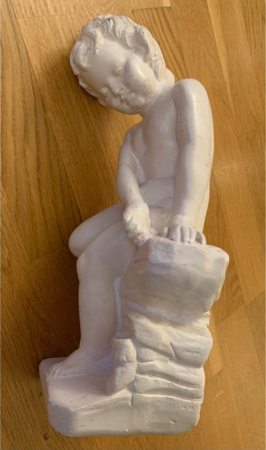 Jättefin figurin flicka nude 32x18x11 cm