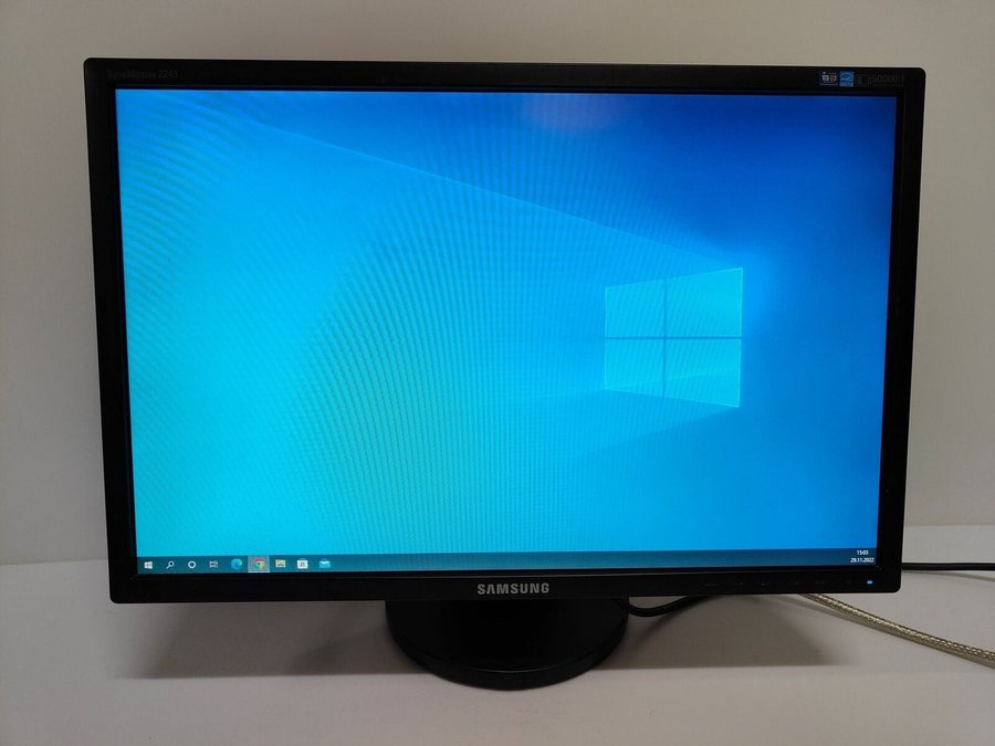 Samsung SyncMaster 2243BW Wide Screen LCD Monitor