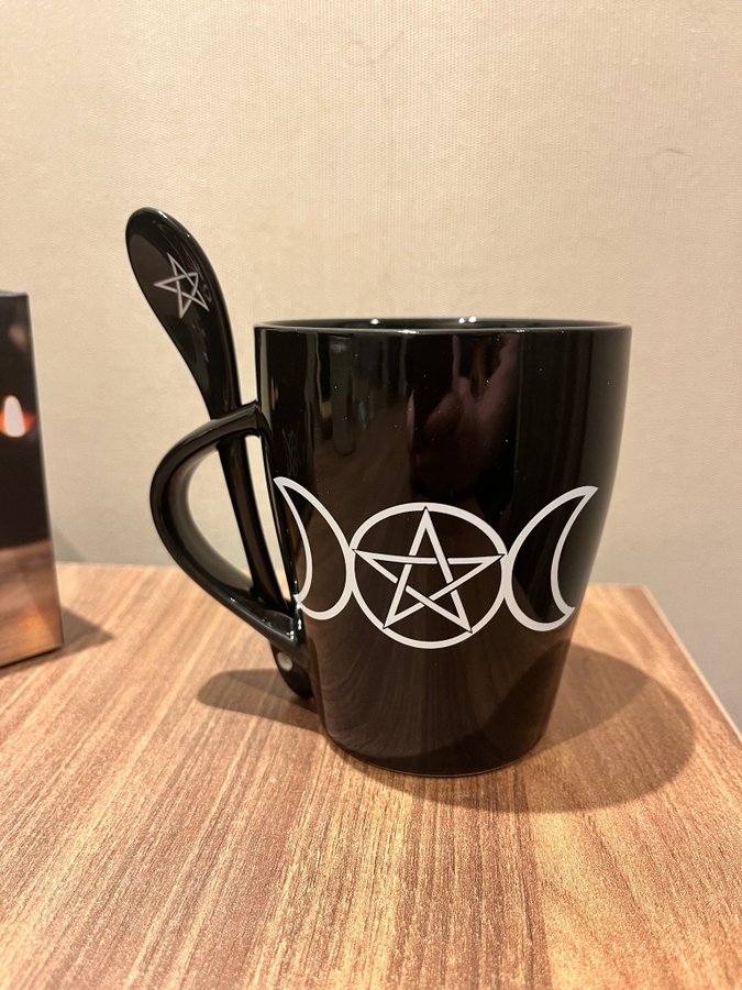 Triple Moon svart kopp mugg  sked - goth gothic måne pentagram new age