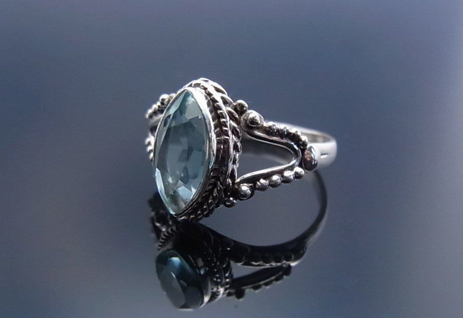 ART DECO RING MIT AQUAMARIN-SPINELL Silber