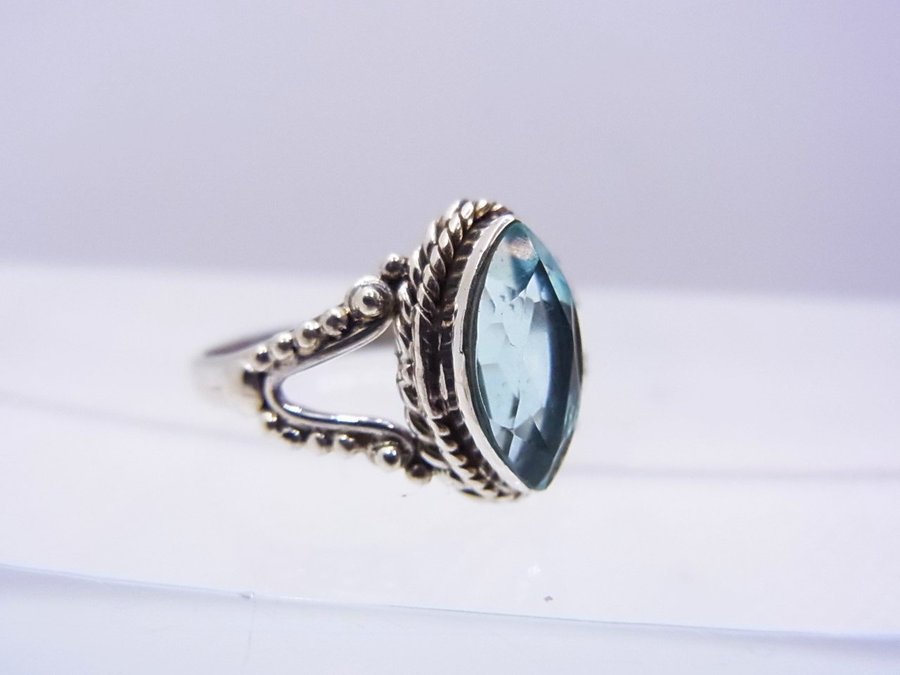 ART DECO RING MIT AQUAMARIN-SPINELL Silber