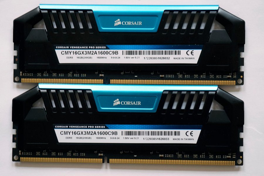 16GB (2x8GB) DDR3-1600 MHz Corsair Vengeance CMY16GX3M2A1600C9B 1600MHz