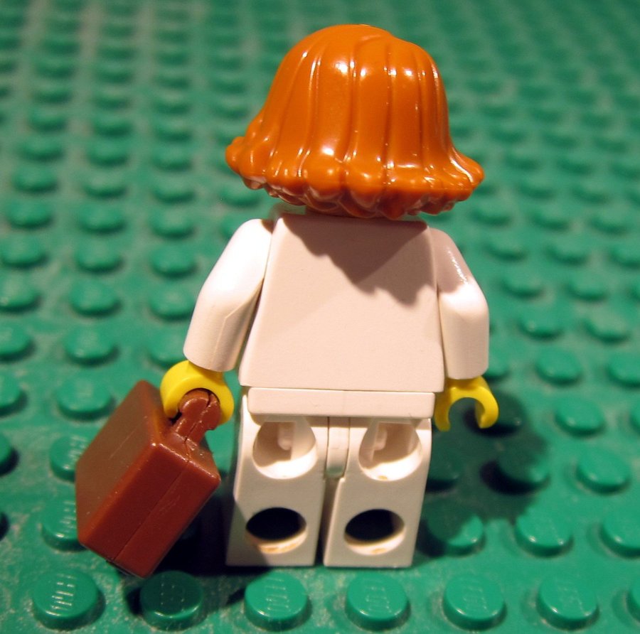 LEGO figur tjej flicka Sjuksköterska sköterska läkare väska brunt hår