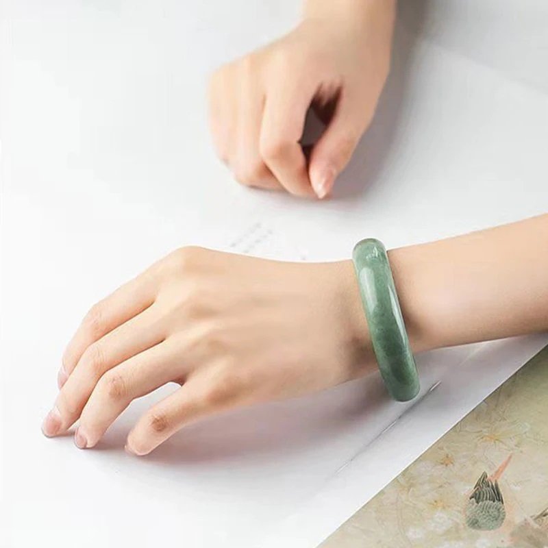 Women's natural jade bracelet bangle