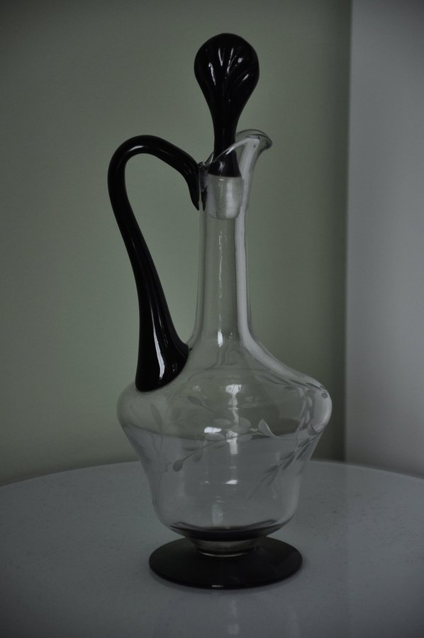 Karaff - Glas - med svart handtag och svart propposignerad