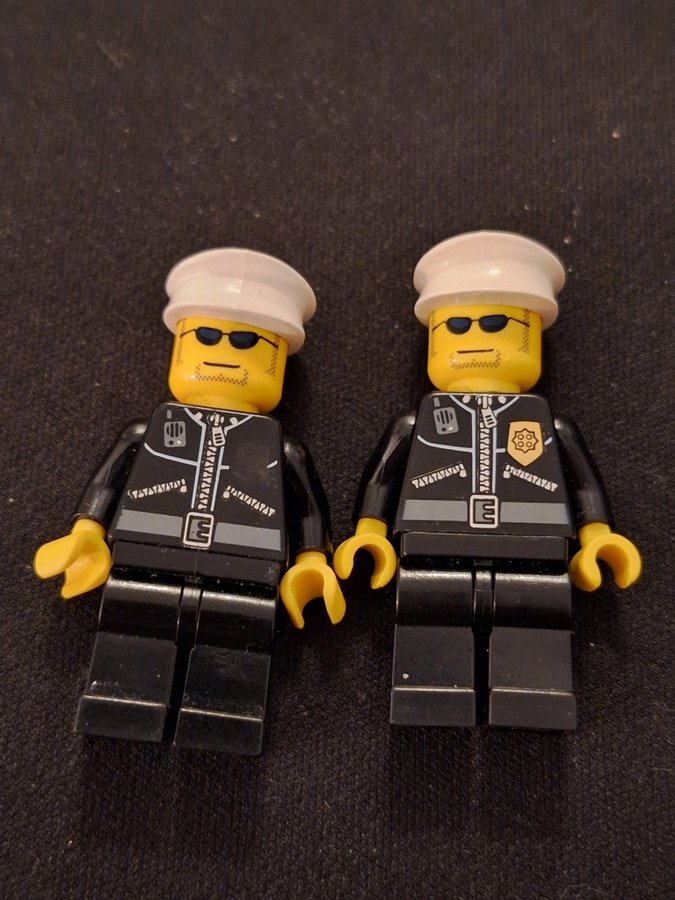 LEGO Town: City: Police: cty0174 Police - City Leather Jacket with Gold Badge