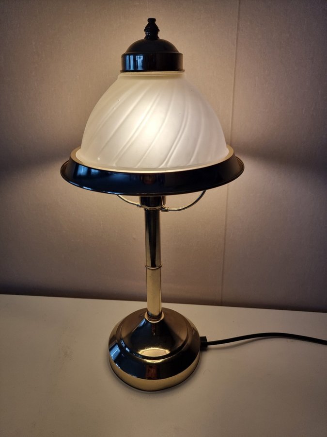 COTTEX SWEDEN bordslampa med frostad skärm