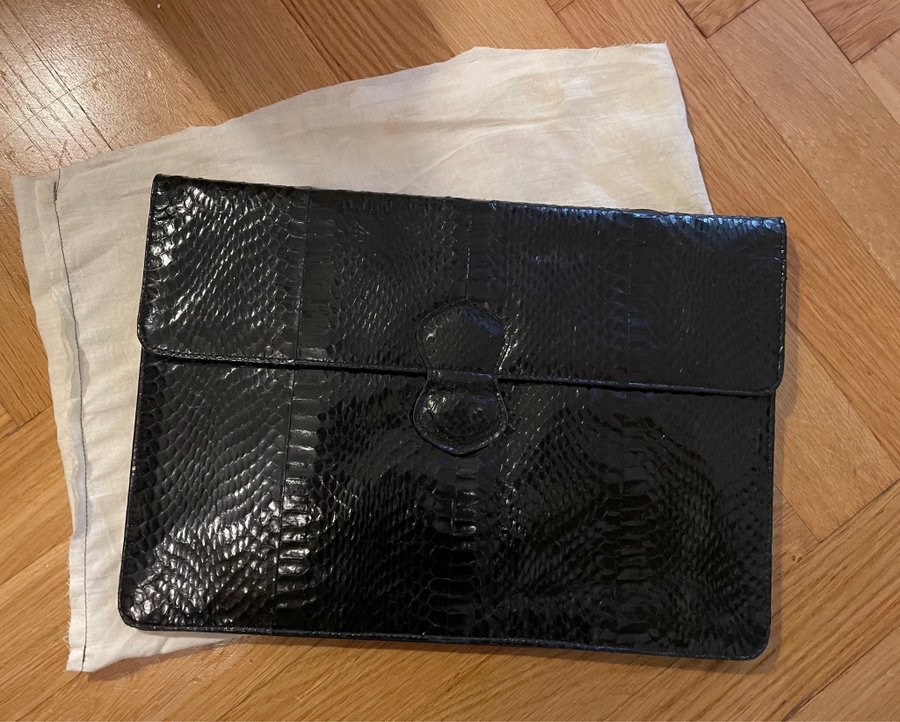 Vintage svart äkta skinn läder ormskinmsväska aftonväska festväska väska