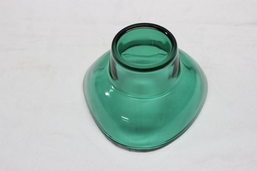 Stor Grön Trekantig Ljuslykta Ljusstake Skål i Glas Glasskål Nybro Glasbruk