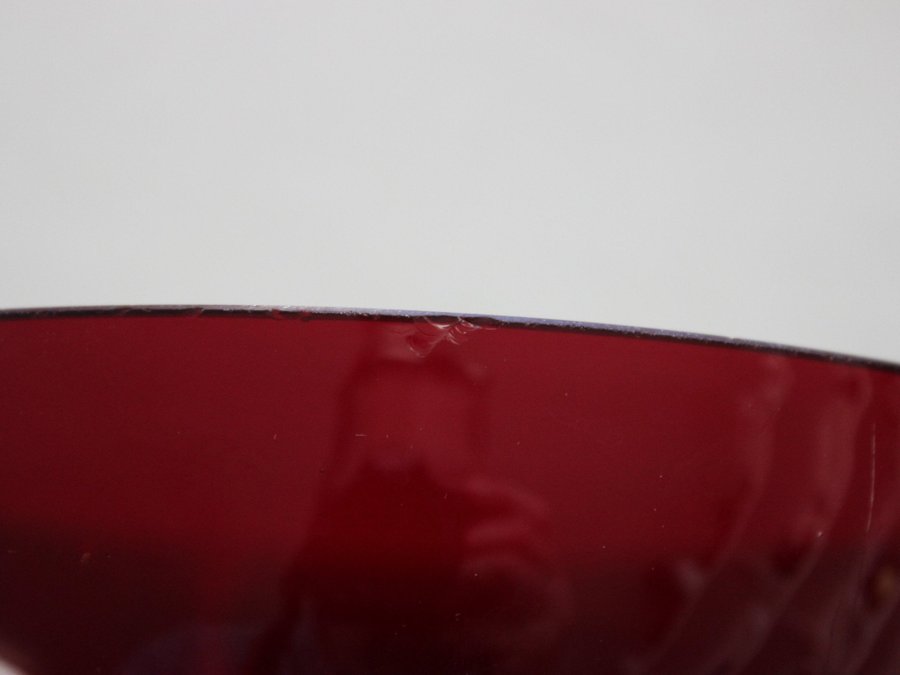 Stor Rubinröd Glasskål Skål Salladsskål i Glas Orrefors ?