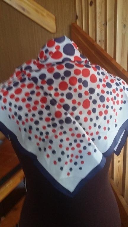 Sjal Scarf Tricel 60-tal POLKADOT 68 x 69 cm