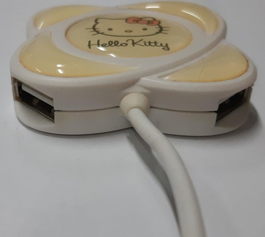 Hello Kitty 4 portas HUB USB 20 Bluestork