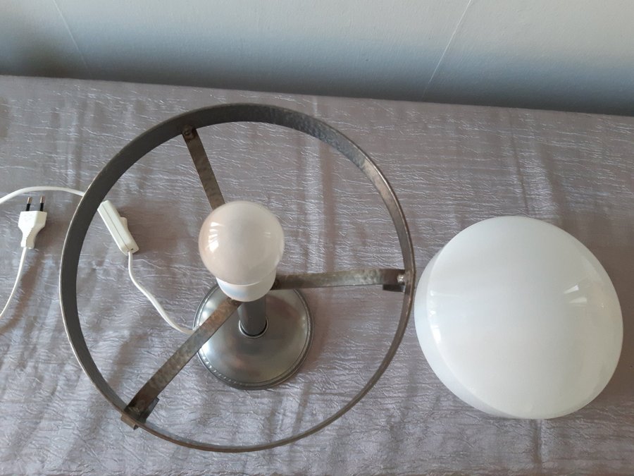 RETRO RFG STRINDBERGLAMPA BORDSLAMPA LAMPA GLASKUPA METALL GLASSKÄRM BELYSNING