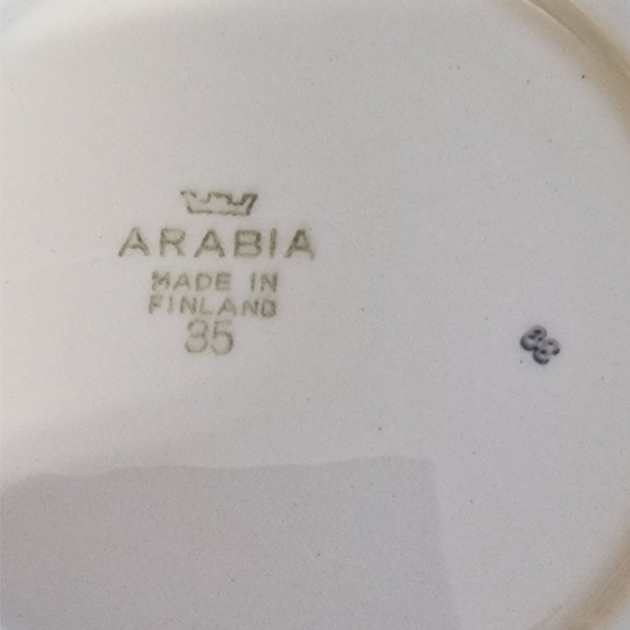 Fyra djupa tallrikar från ARABIA i mycket fint skick