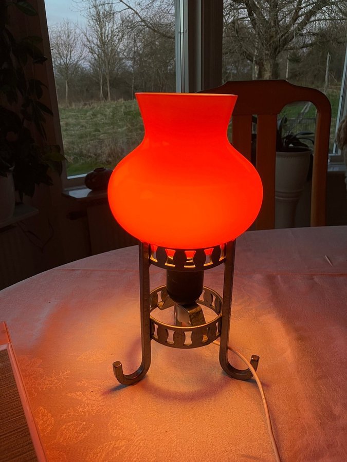 Retro röd/orange lampa 70-tals stil E27 borslampa