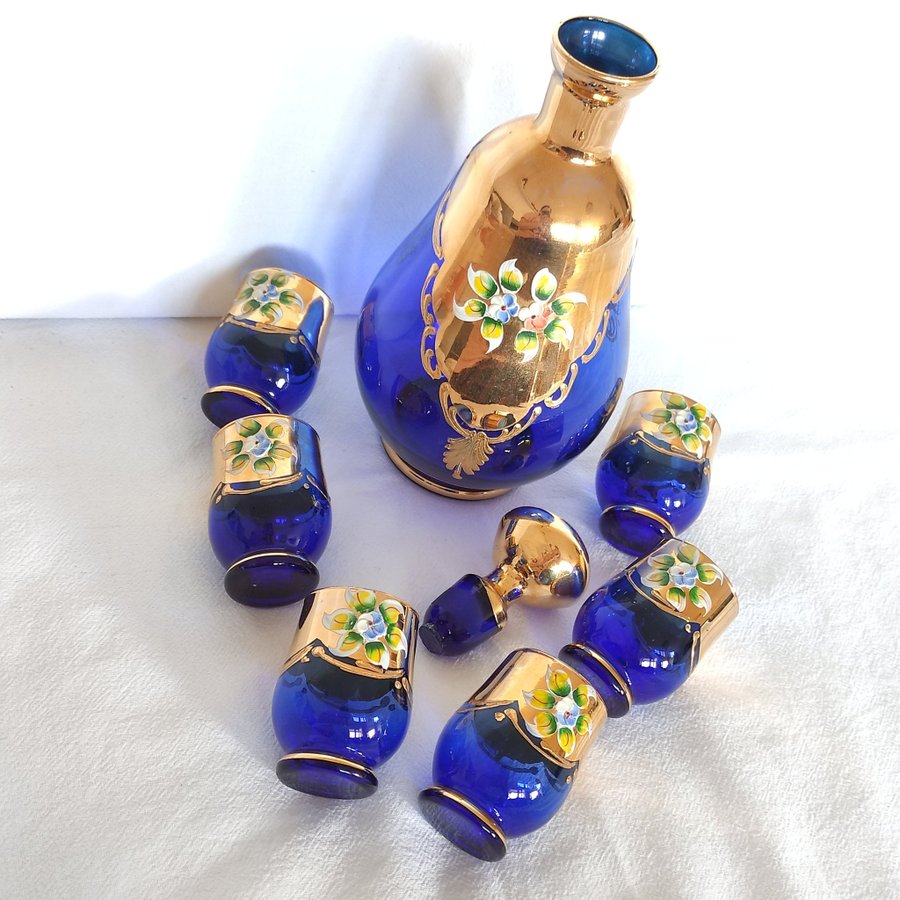 Murano Made in Italy koboltblåttglas och guld handmålat set karaff och 6 glas