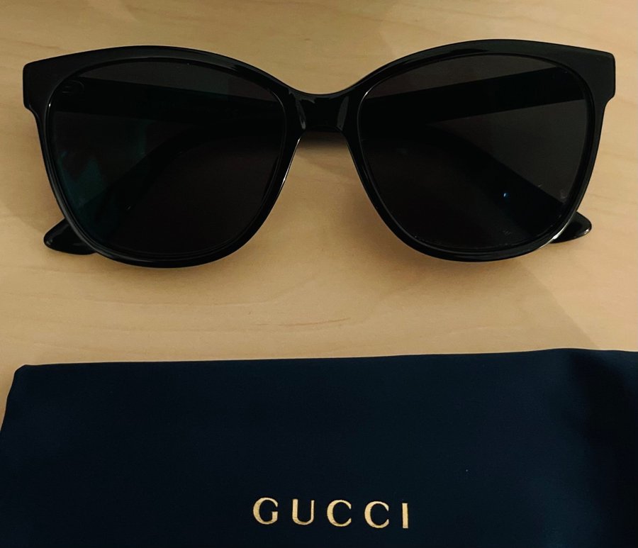 Gucci GG0421O Sunglasses for Women in Black