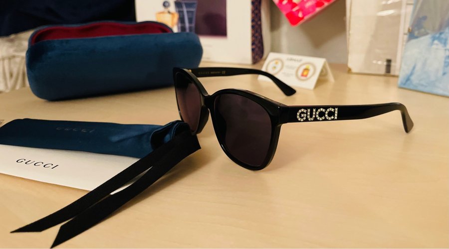 Gucci GG0421O Sunglasses for Women in Black