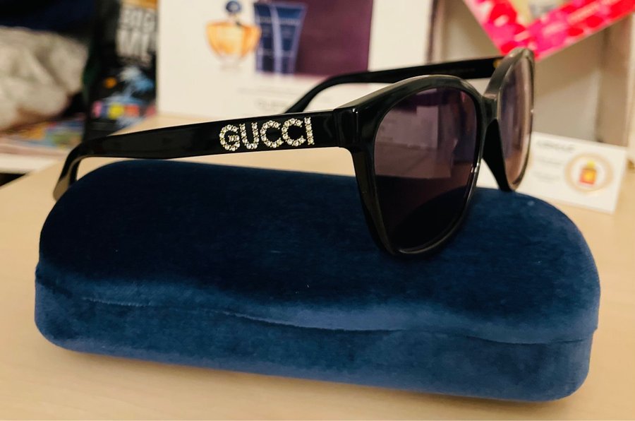 Gucci GG0421O Sunglasses for Women in Black