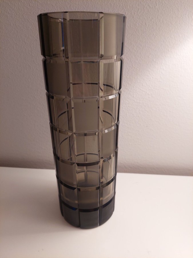 Vintage vas Rosenthal 1960s Cut Crystal Smokey Grey Glass Signerad