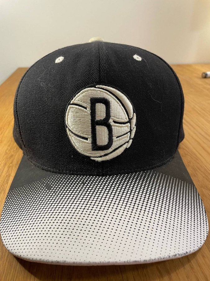 Vintage Brooklyn nets NBA keps Mitchell  ness