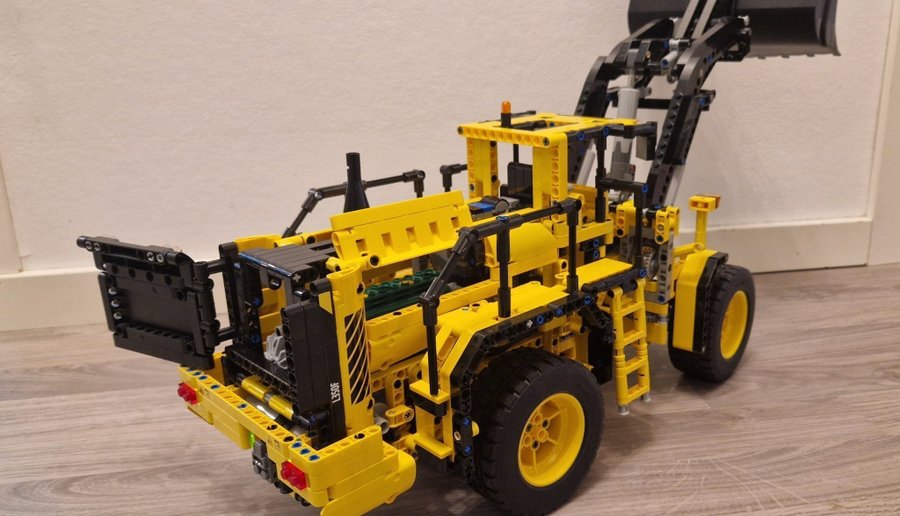 Lego technic 42030 Volvo L350F Wheel loader hjullastare