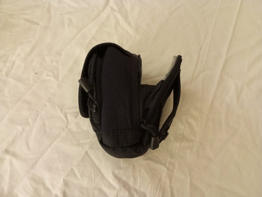 Pocket kamera väska Lowepro Rezo 60 med 2 förvaringsfack 15 x 8 x 85 cm