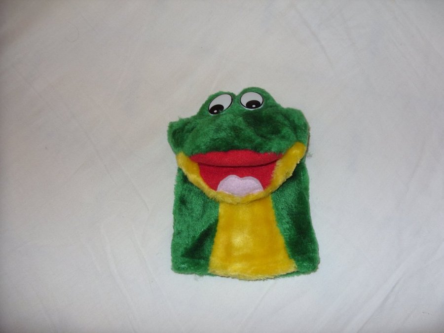 Fissan Baby Groda hand docka  kasperdocka mjukdjur kramdjur plush frog