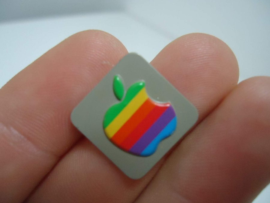 Apple Macintosh Rainbow Metal Emblem 1984 Apple IIe 128K 512K