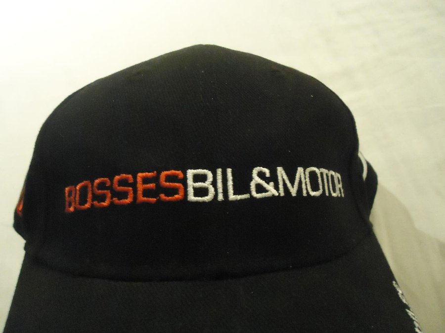 Keps Bosses Bil  Motor baseball cap hat hatt svart med brodyr