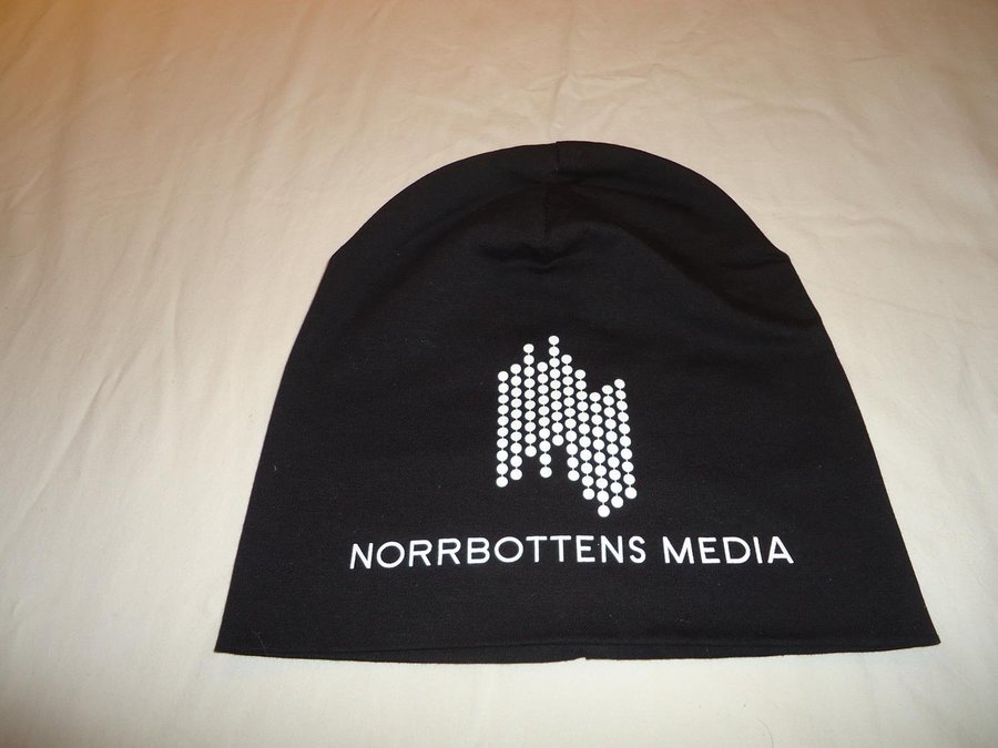 Norrbottens Media mössa Company Line Svart färg One Size Fits All Beanie