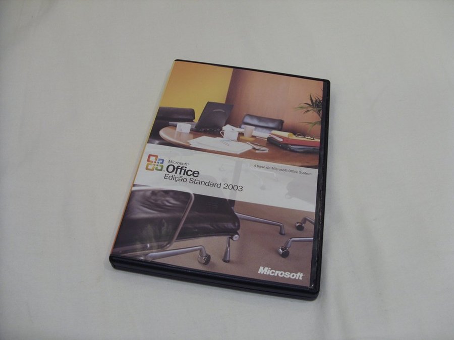 Microsoft Office Standard Edition 2003 retail version ordbehandling Portugal