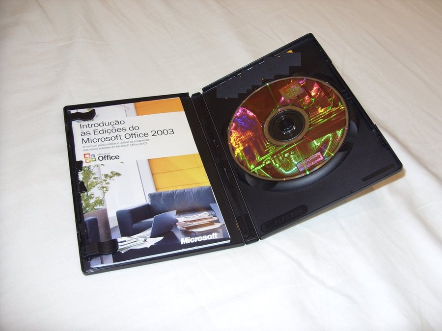 Microsoft Office Standard Edition 2003 retail version ordbehandling Portugal