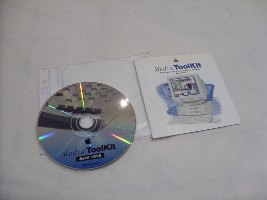 Apple Media Toolkit April 1995 English version CD ROM sales adverts multimedia