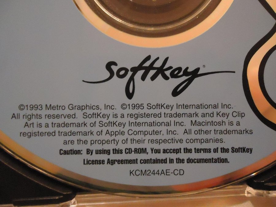 Softkey Key Clip Art Macintosh CD ROM 1995 grafik  clip art svart vit samling