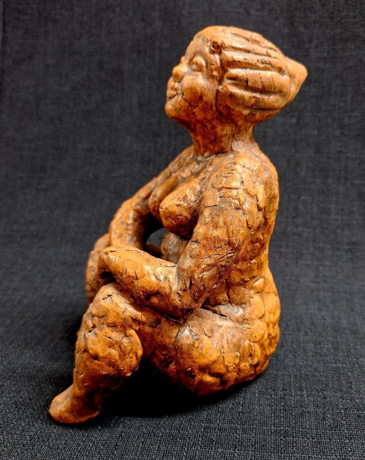 Lars Bergsten (1920-2011) keramik figurin kvinna av keramik signerad