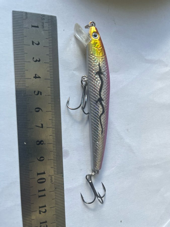 Flytande wobbler med rasselkulor ca 9gr och 10cm