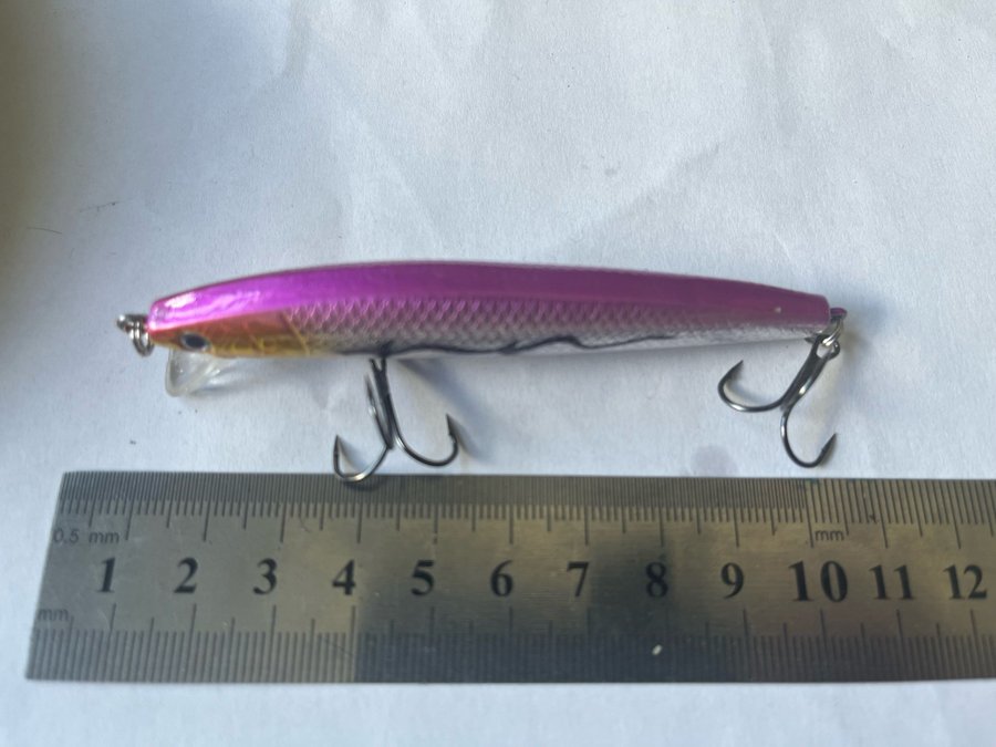 Flytande wobbler med rasselkulor ca 9gr och 10cm