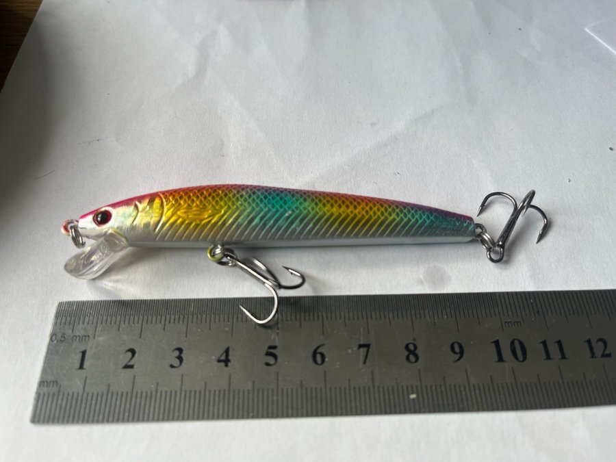 Flytande wobbler med rasselkulor ca 9gr och 10cm