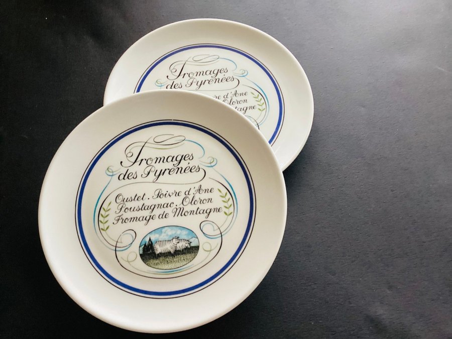 2 osttallrikarPorcelaine D'Auteuil  av Jacques Lobjoy Bistrot Marine-serien