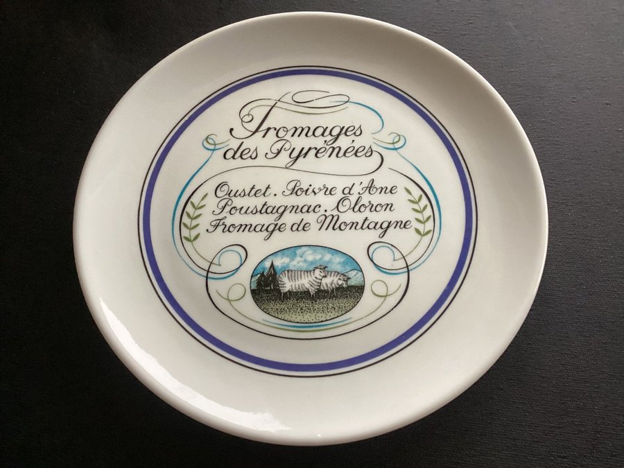 2 osttallrikarPorcelaine D'Auteuil  av Jacques Lobjoy Bistrot Marine-serien