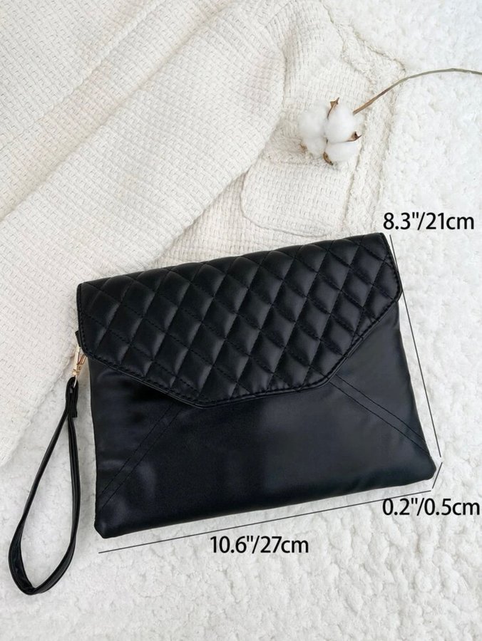 NY! Superfin clutch / Kuvertväska / Svart med guldfärgade detaljer