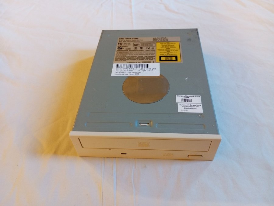 Lite ON IT CD-RW Drive Model LTR-24102B Mac Macintosh PC CD ROM IDE anslutning