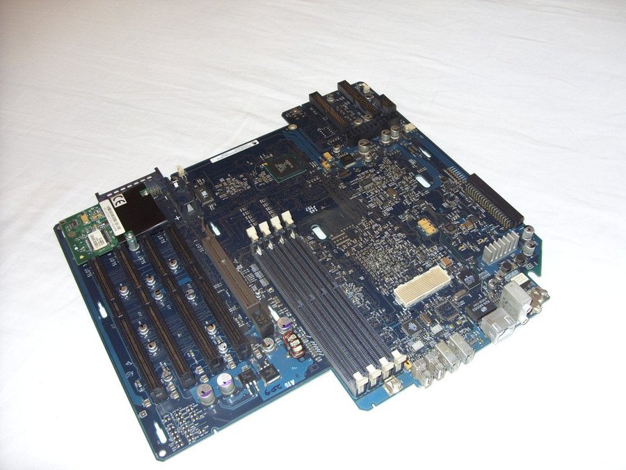 OBS! PROCESSORN SAKNAS! Power Macintosh 1 GHz Dual G4 Moderkort Logic board MDD