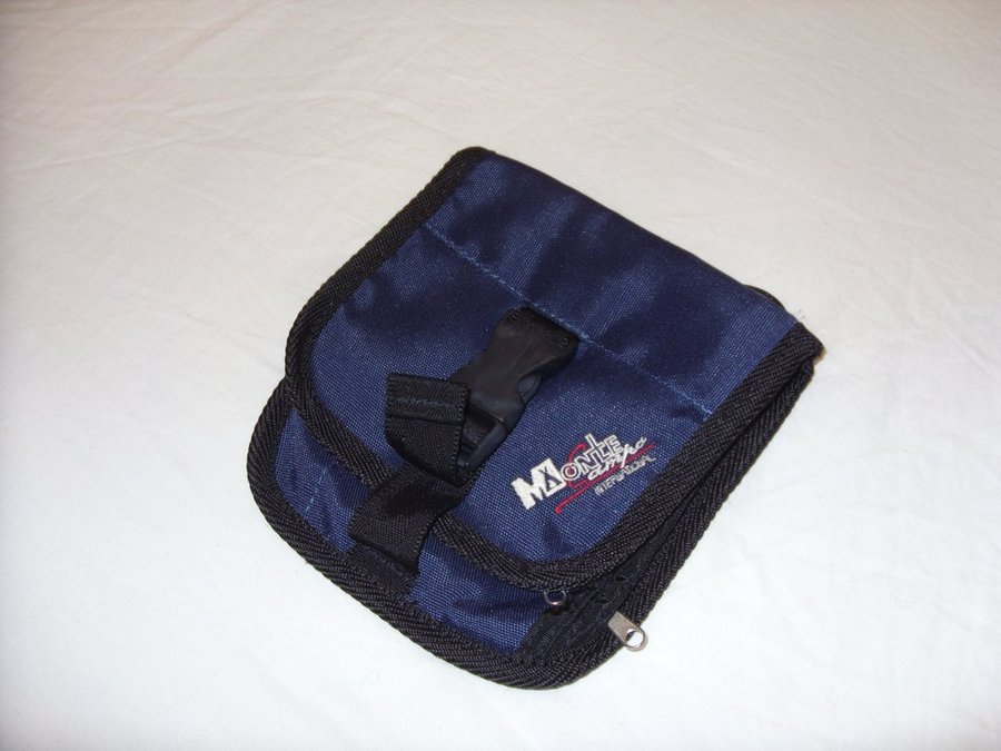 Monte Campo International Kamera  Telefon väska med bälte och axelrems fästen