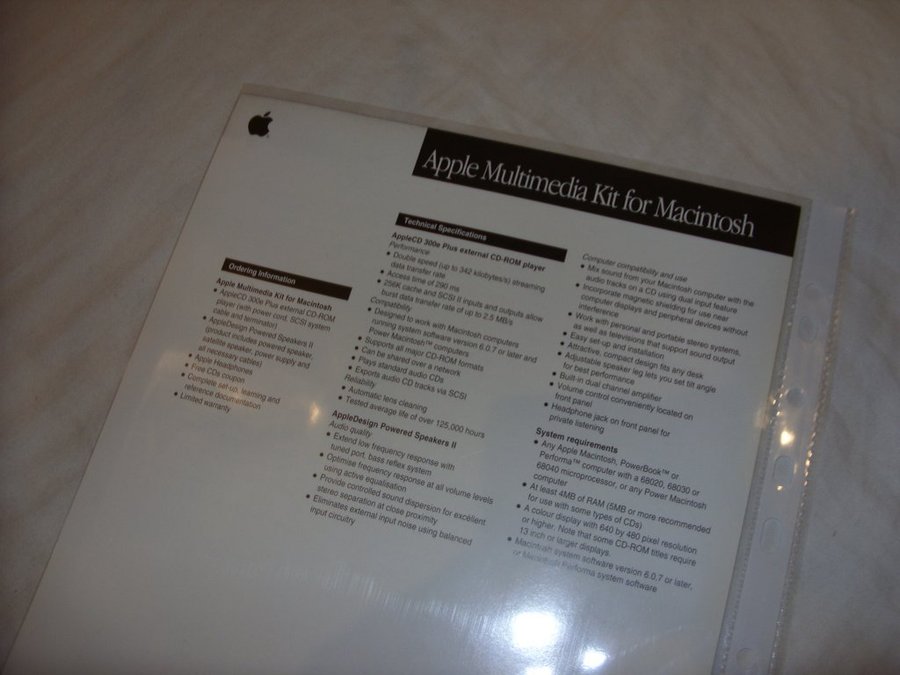 Apple Multimedia Kit for Macintosh two-sided data sheet black/white brochure